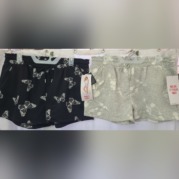 2 pairs new with tags shorts, butterfly and tie dye pattern - Picture 8 of 8
